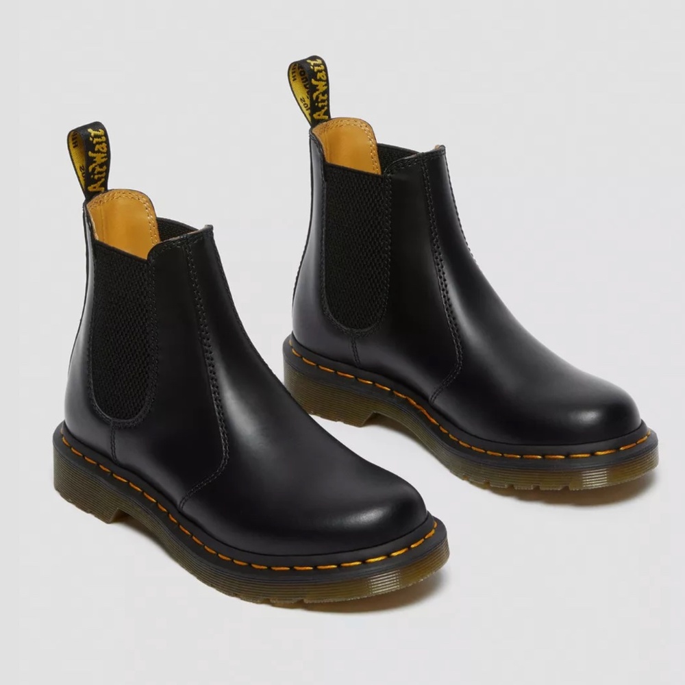NWOT Doc Marten Chelsea Boot - Women size 8